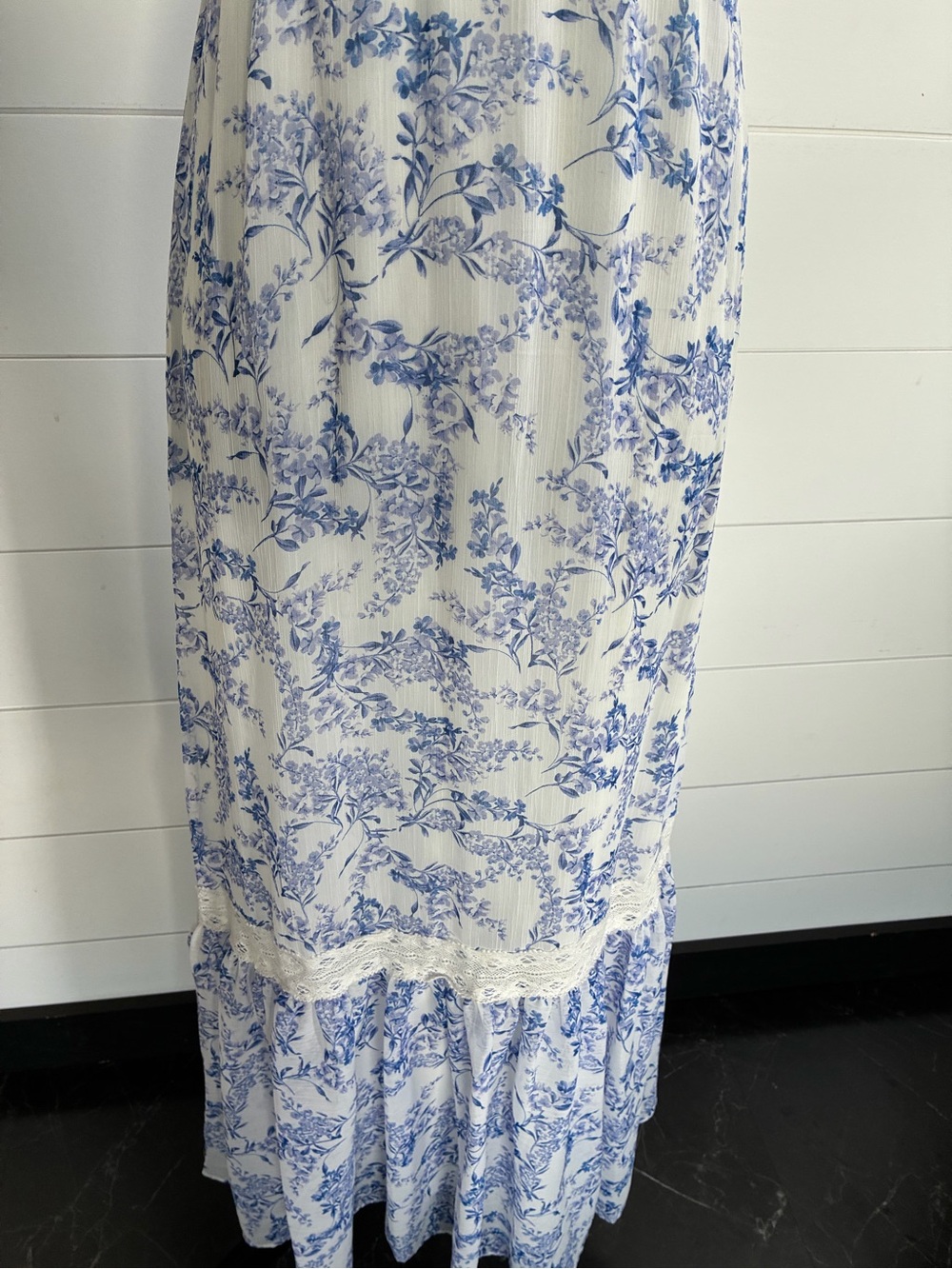 Taylor White and Light Blue Floral Lace-Trim Maxi Dress Sz 2 - Picture 4 of 10